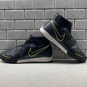 Nike Phanton Vsn indoor soccer cleats. US size 6
